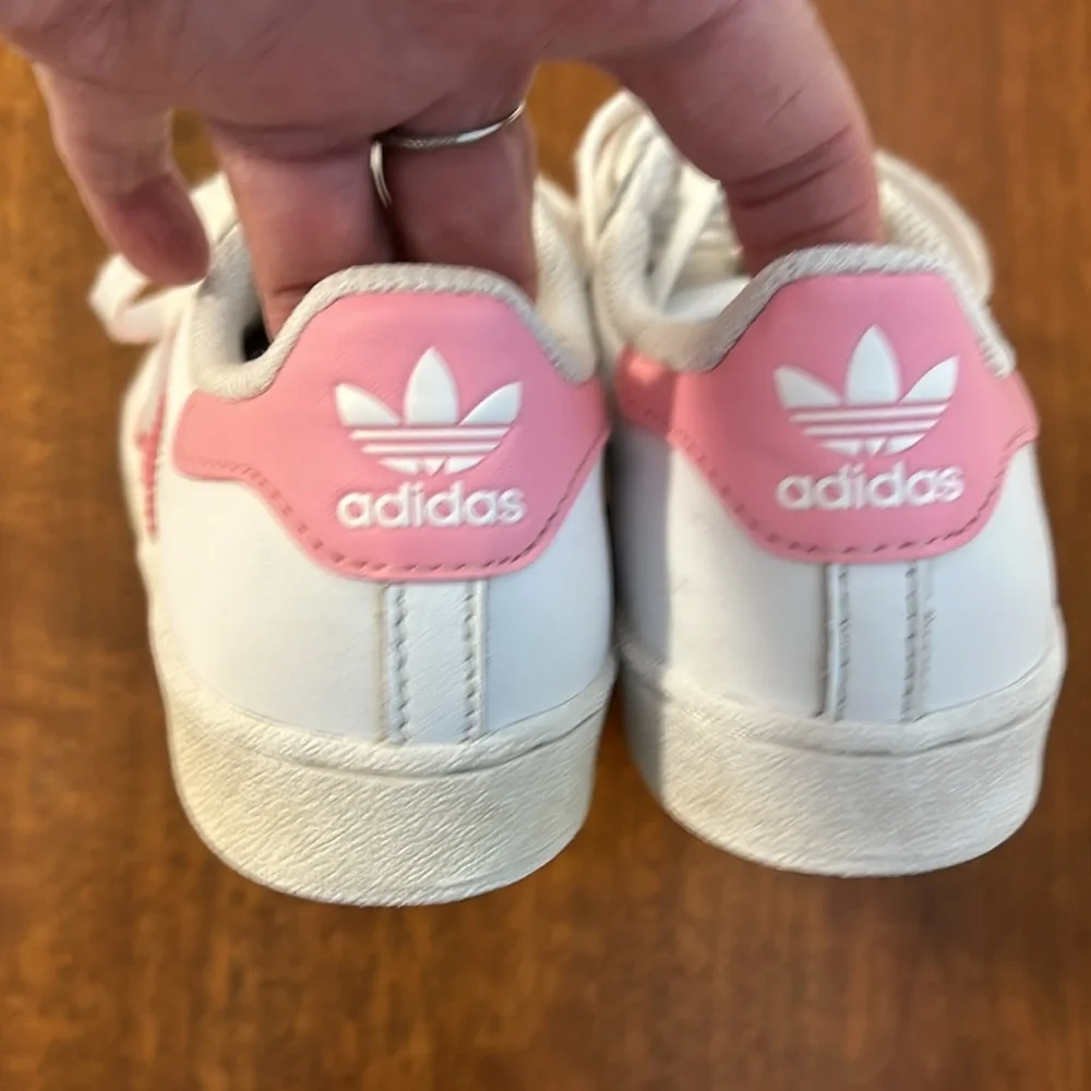 adidas la marque